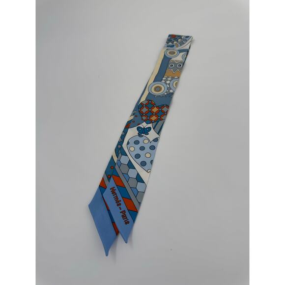 Hermès “Les Cles Bandana” Silk Twilly in Blue, Orange & Cream - Picture 1 of 4